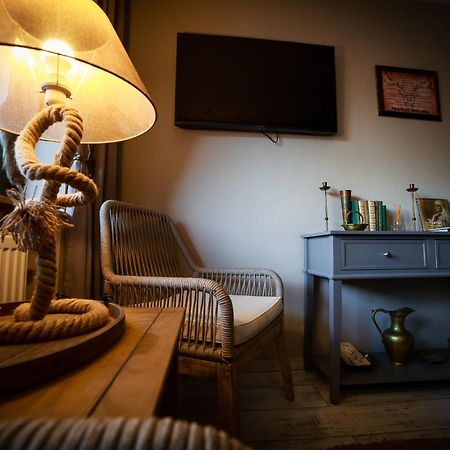 Exquisite 3 Room Apartment In The Heart Of Thetown Campulung Moldovenesc Bagian luar foto